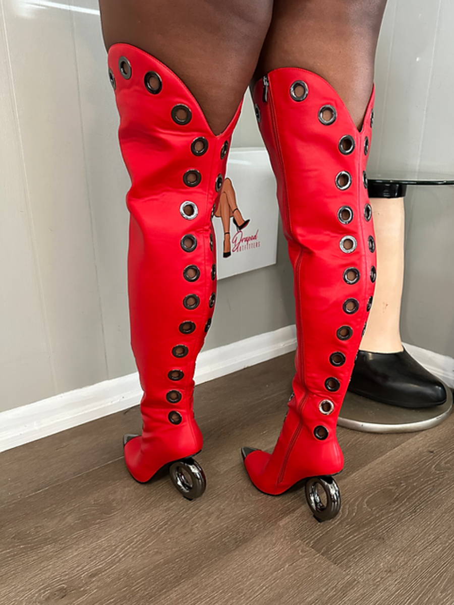 High Eyes Pumps