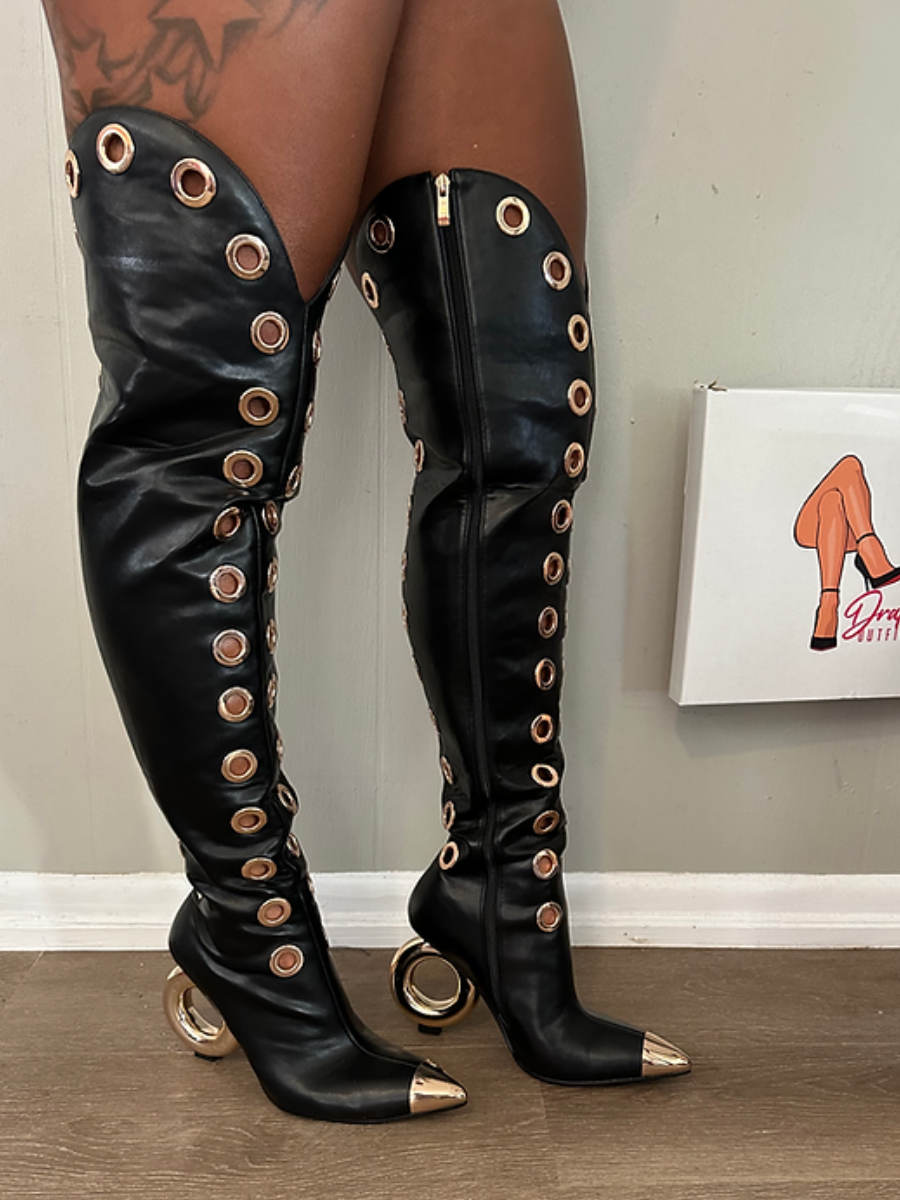 High Eyes Pumps