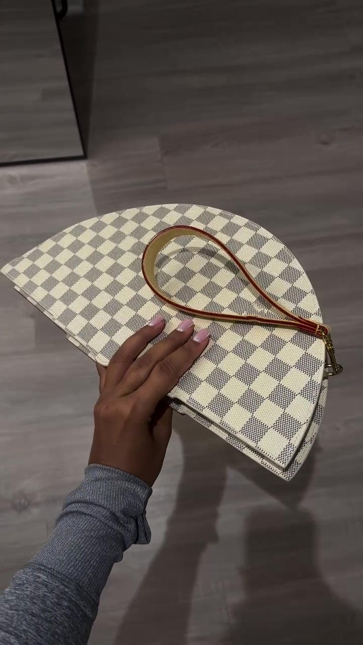 Checkered Pattern Fan-shaped Handbag