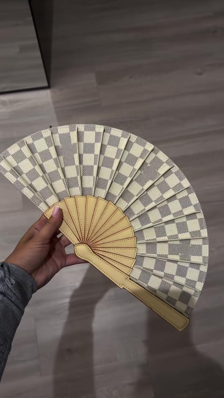 Checkered Pattern Fan-shaped Handbag