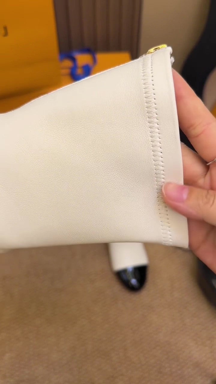 Double C Round-soled Mid-calf Boots