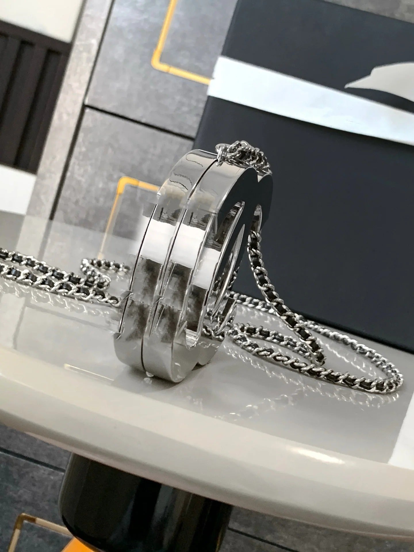 New Resort Collection Double C Mirror Bread