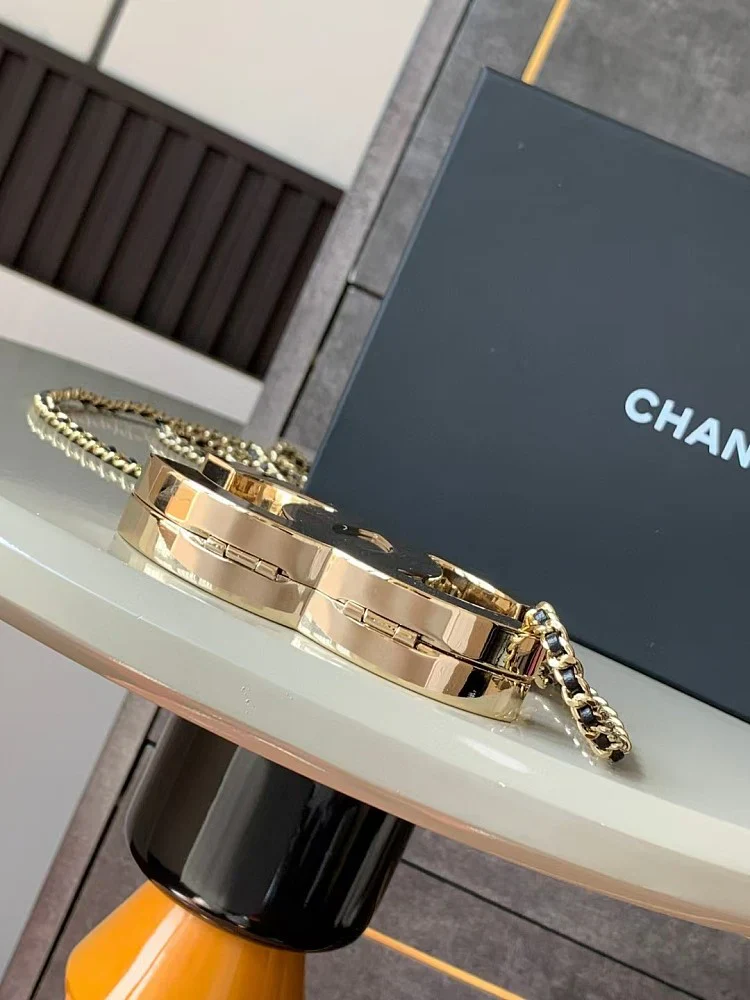 New Resort Collection Double C Mirror Bread