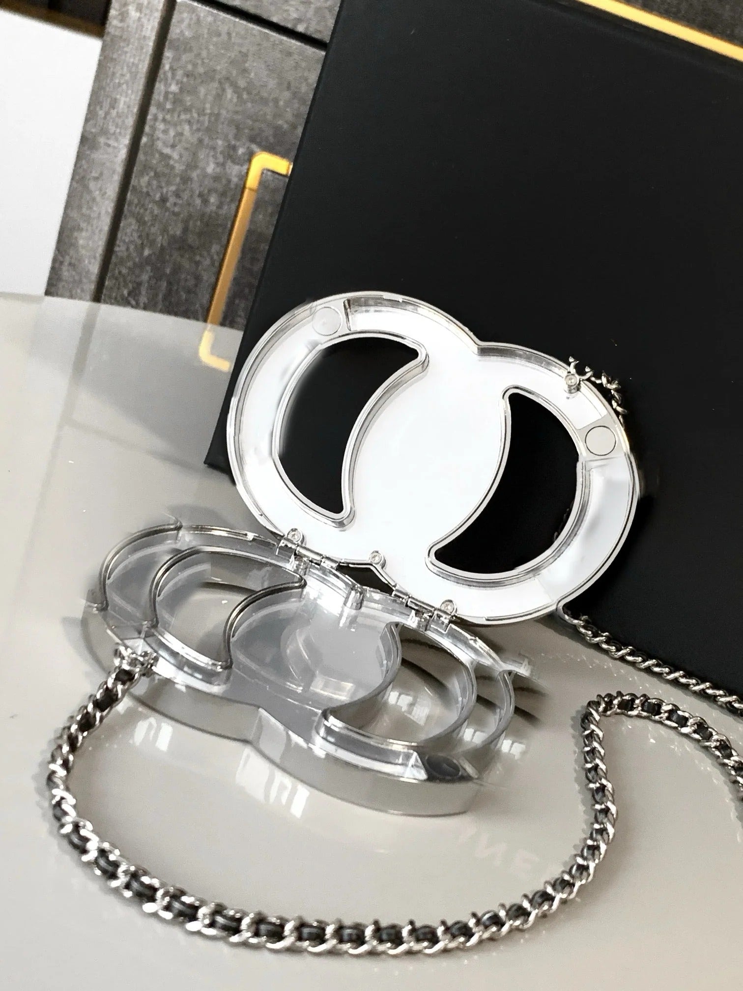 New Resort Collection Double C Mirror Bread