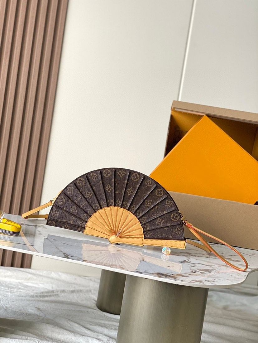 Fan-shaped Handbag